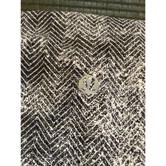 Lululemon Essential Rhythm Crop (Full-On Luxtreme) Diffusion White Black Sz. 4 - Picture 12 of 13